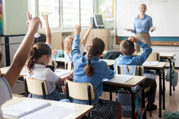 Estudiantes en la escuela